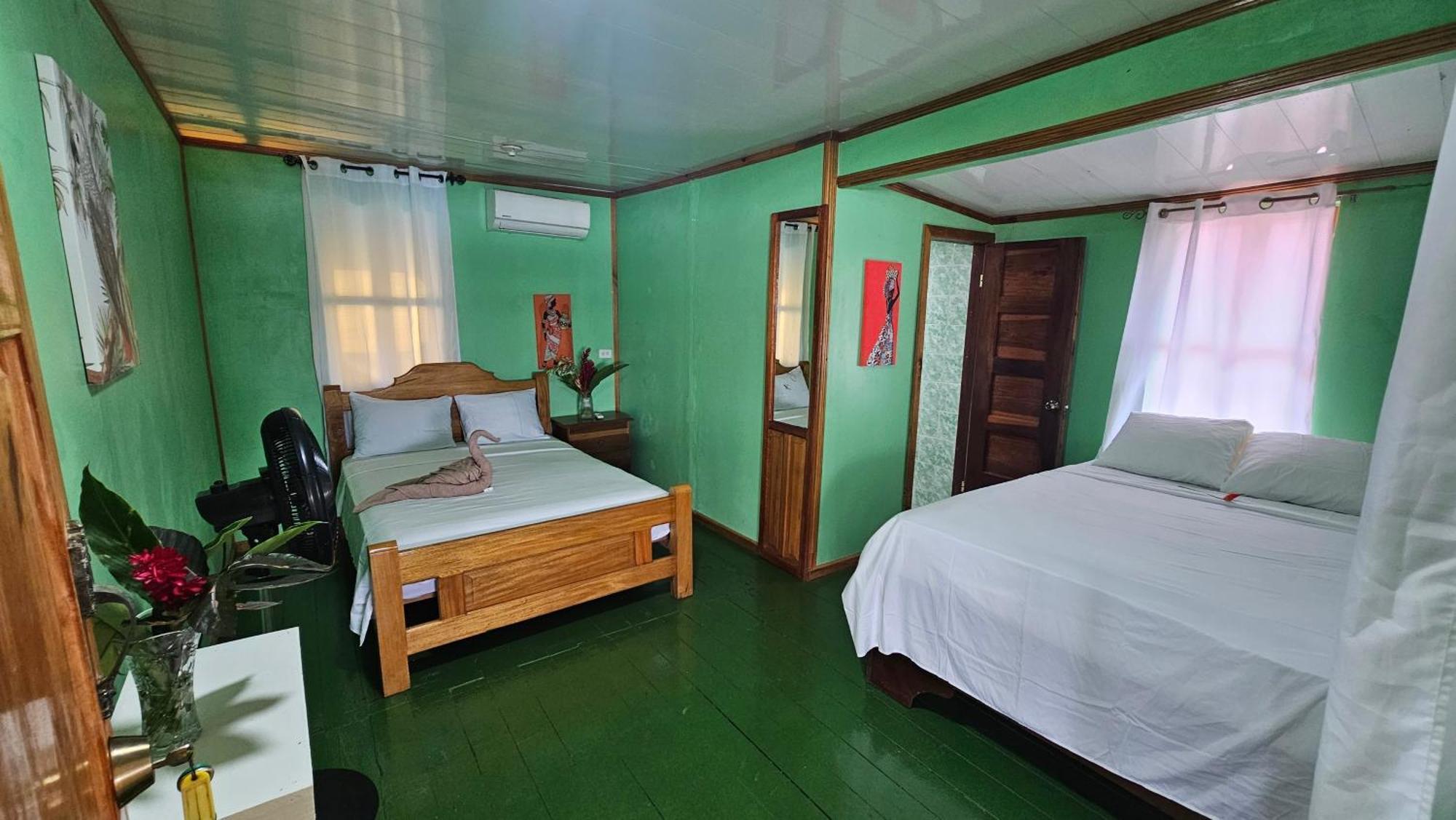 Bastimentos Hill Guest House Bocas Town Kültér fotó