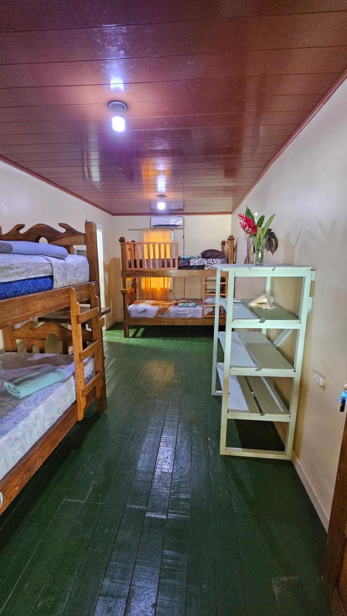 Bastimentos Hill Guest House Bocas Town Kültér fotó